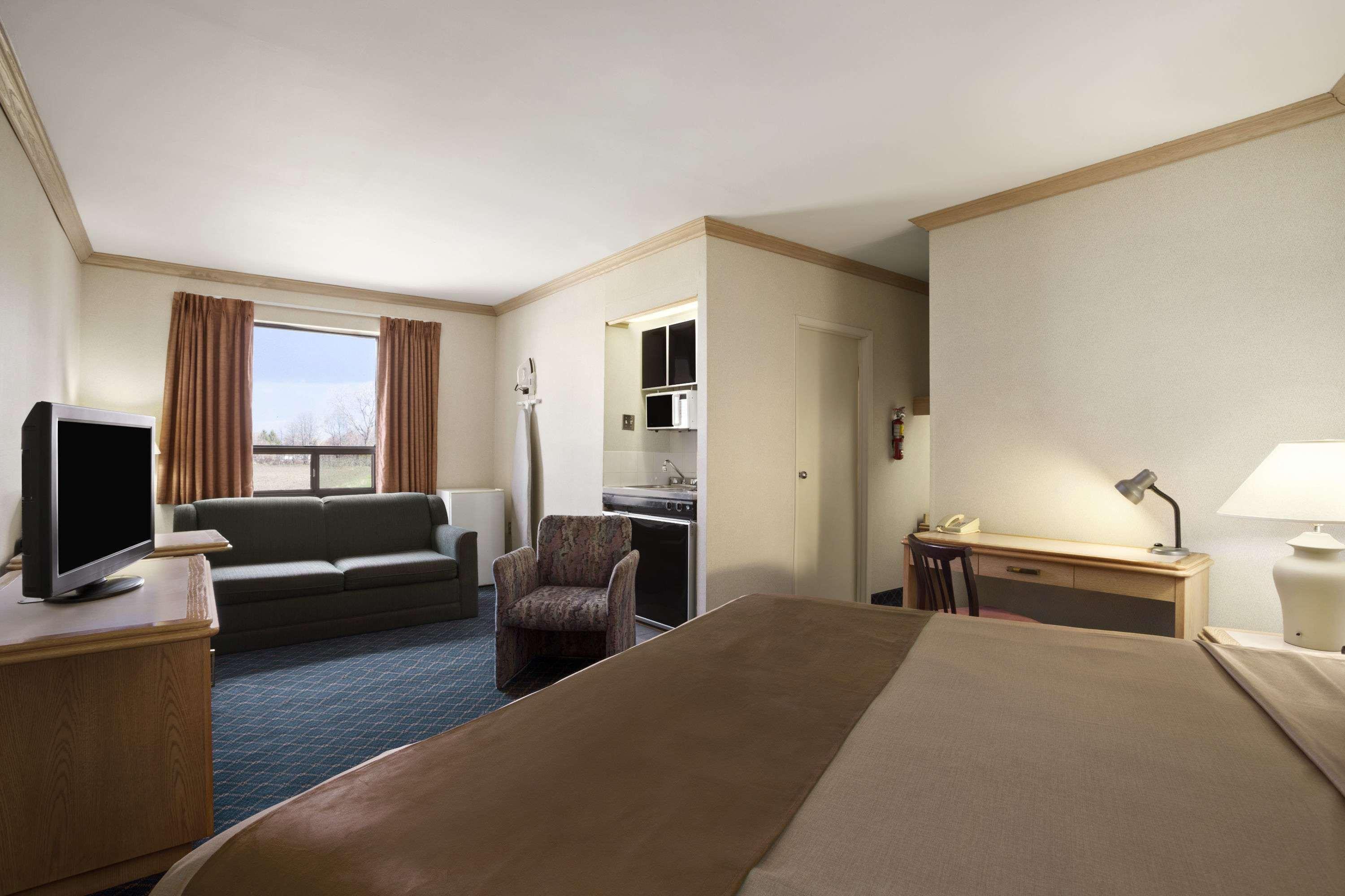 Travelodge By Wyndham Chatham Ngoại thất bức ảnh