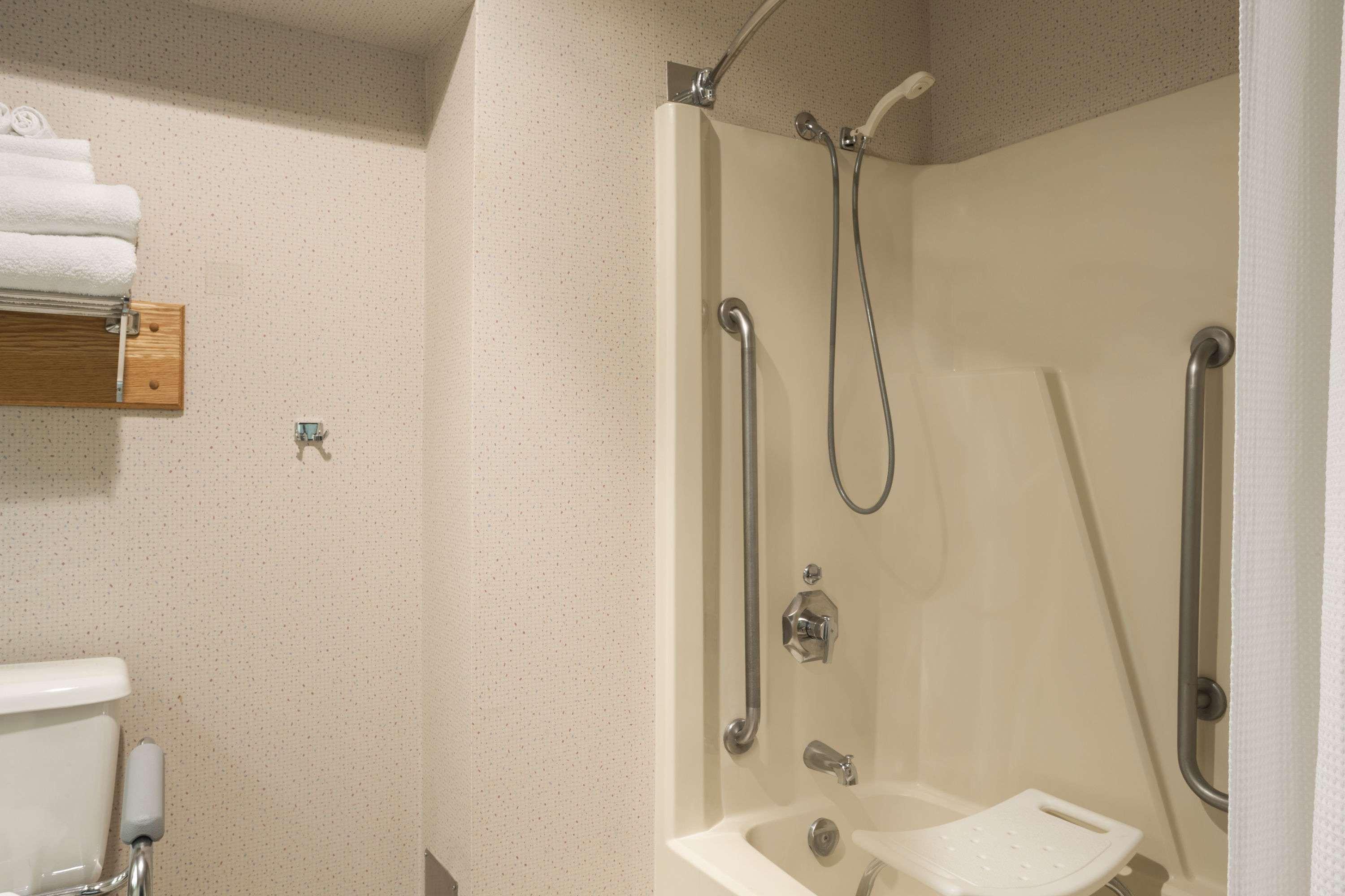 Travelodge By Wyndham Chatham Ngoại thất bức ảnh